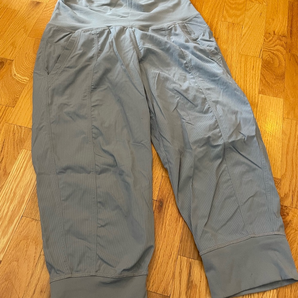 Gray  Lululemon Cropped Pants